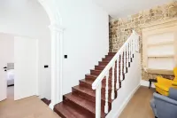 Tudisi Lux Suites by Dominium