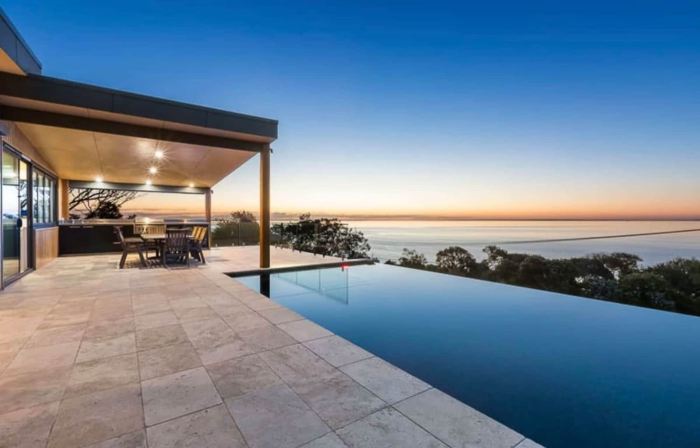 The Ocean s Edge   Luxury Entertainer with Views
