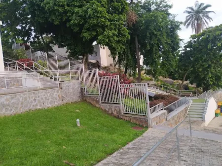 Summit Resort Отели в г. Адо-Экити