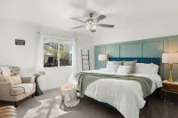Hot tub/ Mountain View, Beautiful home near to ski resorts! 🏔️ 🛀 Hotels near Peek-a-Boo Park