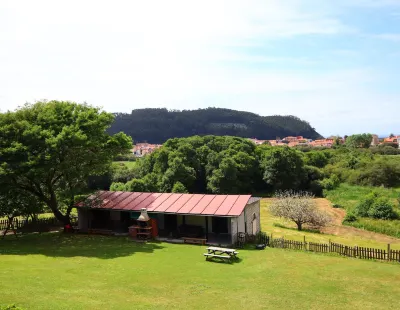 Complejo Rural Las Mimosas del Nalon Hotels near Museo Puerta del Mar