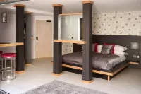 Damon’s Hotel - Pysäköinti