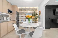 Urban Beach One-Bedroom Apartment - 4 Guests TB3