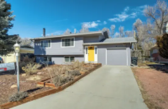 Colors of Colorado Parks & Trails Dog-Friendly