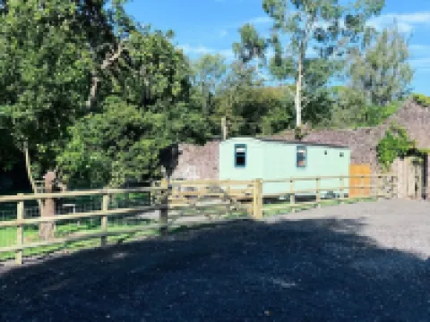 Shepherds Hut With Hot Tub Hotels in Milford Haven
