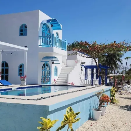 LA GRANDE SHORES Beach Resort