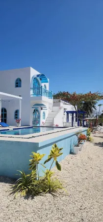 LA GRANDE SHORES Beach Resort