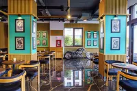 HOW Boutique and Hotel