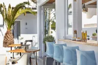 Callia Retreat Suites - Adults Only - bar