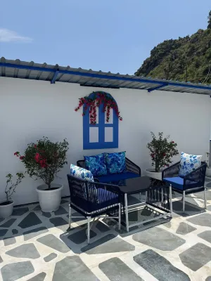 A Santorini Home - by le Rêve 5Mins from Mall Road Hotels near Binog Mountain Quail Wildlife Sanctuary