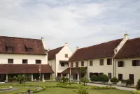 Travellers Hotel Phinisi