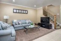 Elegant Refuge - Spa Retreat with Rooftop Terrace Hotels in Orem