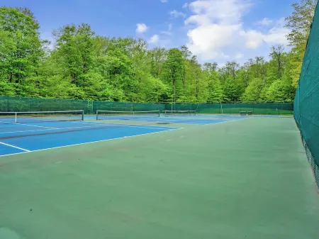 Comfortable Home in Pocono Resort Community