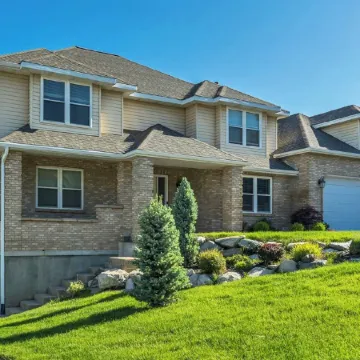 Mountain View Retreat: 2 BR/2 BA Spacious & Cozy!