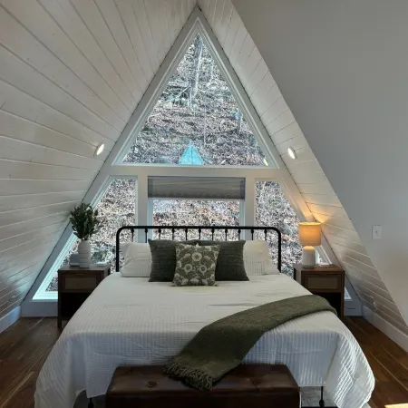 A-Frame Cabin /w Incredible Mountain & Sunset Views! Hang Gliders fly overhead