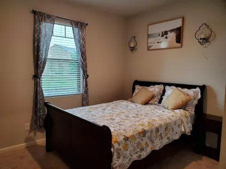 Cozy house in Covington with  3-Bdr. 2bth. AC and WiFi.