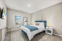 Gorgeous 2 Bed /2 Bath Condo Close to Beaches