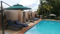 Shamba Lodge - Pools