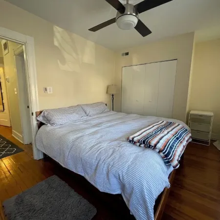 3-bedroom D.C. row house with parking, Metro across the street! WOW Отели рядом с достопримечательностью «Беннинг-роуд»