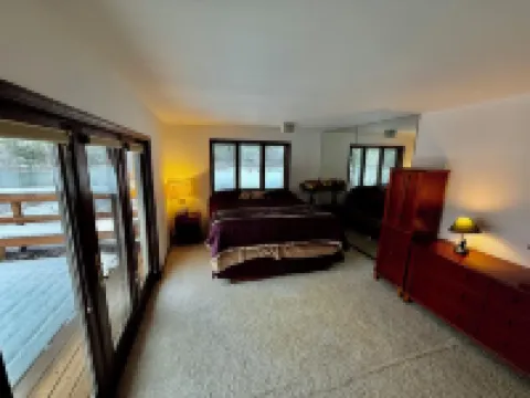 Lakefront 5BR,3bath, private lake,nature lovers dream, Big home near Frankenmuth