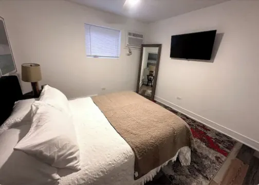 Charming Cozy Suite in Berwyn/ Riverside