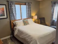 RARE FIND! 4BR, 2BA Home W/Deck/Grill/Fireplaces. Pet Friendly w/ fenced in BY Hotels in Sidney