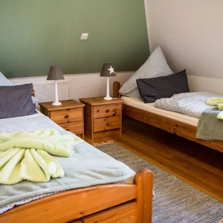 Enchanting thatched house idyllically situated on the Achterwasser, child-friendly