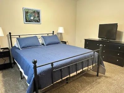 Charming 2-bedroom Home in Reedsburg Home/20min from Wisconsin Dells Hotels in der Nähe von Seats Inc