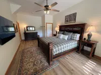 Franklin Foxfire Cabin - Mountain Views, Fire Pit, Spacious, PS5, Fast WiFi