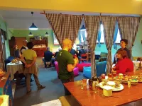 Hostel Flores - Nhà nghỉ