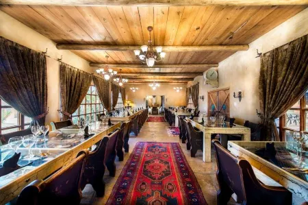 The Trois Estate at Enchanted Rock