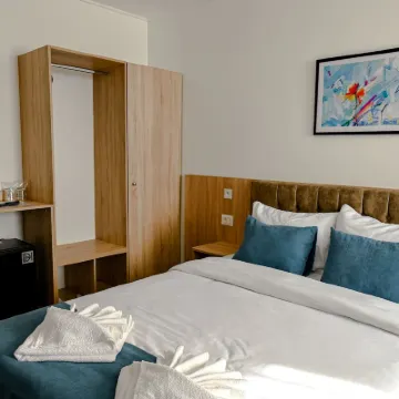 唐娜 鄰近澤蒙的酒店