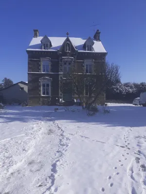 Le Presbytère Chambre d'hôtes Hotel a Domfront