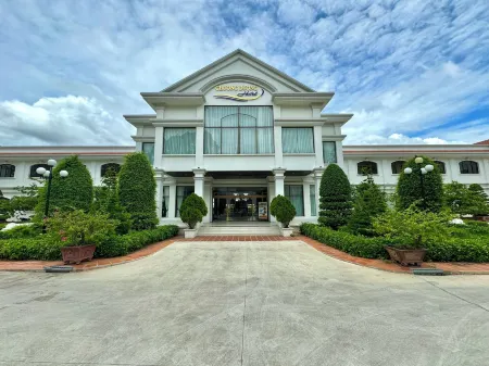 Chuong Duong Hotel Отели в г. Chau Thanh