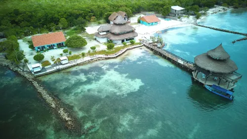 El Embrujo Tintipan Hotels in Isla