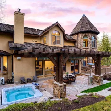 Cozy Edwards Retreat w Fireplace Near Ski Resort Osprey Nest by AvantStay