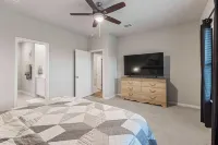 Charming 4-bedroom spacious house near I-35 in lovely Selma/Schertz San Antonio Hotels in Universal City