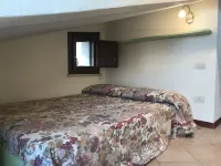 Top floor small loft overlooking the old town near to the beach Hotels in Oristano