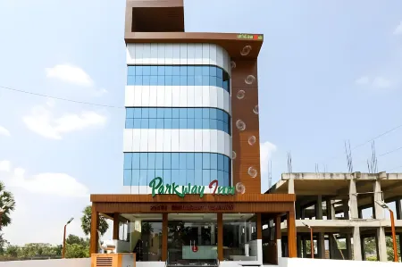 Hotel Parkway Inn Отели рядом с достопримечательностью «Inian Netlon-Netlon Mosquito Net for Sale OMR Sholinganallur Chennai»