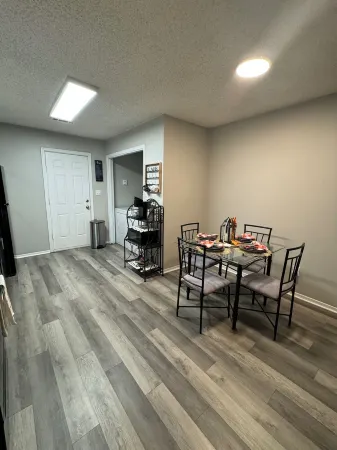 Tranquil 2-bedroom apartment in Fayetteville near UofA