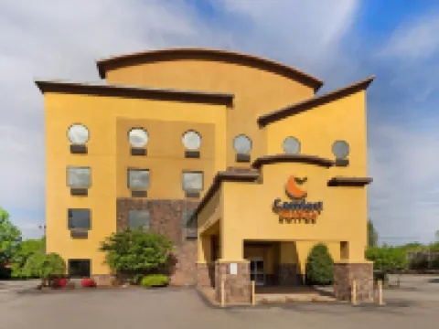 コンフォート スイーツ モンロービル - ピッツバーグ イースト モンロービルのホテル