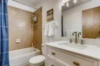 Cozy Ski Condo + Hot Tub + Fireplace + Heated Pool