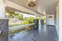 6 bedroom spacious living near downtown
