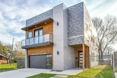 HGTV’s House Hunters Dream: 4BR with Poker Table and Firepit Hotels in 