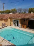 Charming independent studio in Martigues town center, swimming pool, spa