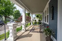 *Great Prices*New*6 Bed*2.5 Bath*Next to UD*Sleeps 1 Kid Friendly*Patio