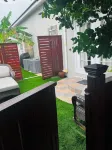 Cayman Imperial Suite-Close to Beaches, Restaurants, Bus-stops & Stores