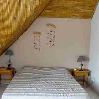 Swimming pool villa in secure residence with dream beach! 150 m from shops Rooms