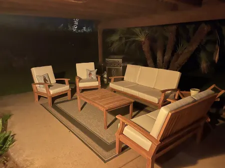 Tranquil home in heart of Rancho Mirage Отели рядом с достопримечательностью «Обсерватория Ранчо Мираж Лайбрари &»