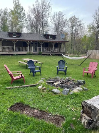 Spirit Lodge- Log Cabin with Large front porch